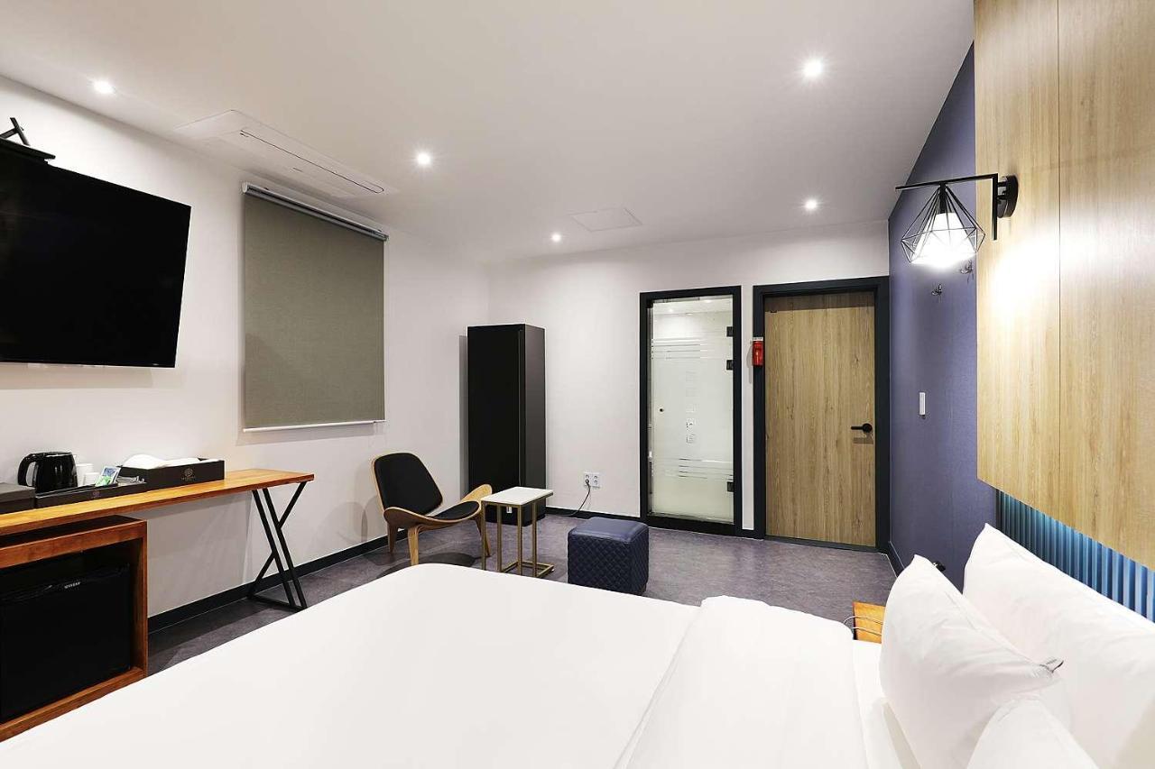Mariposa Hotel Songtan Pyeongtaek Esterno foto