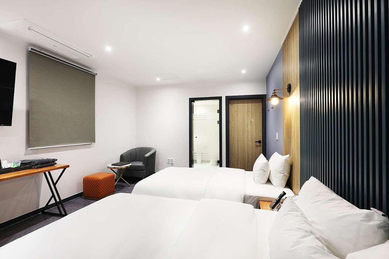 Mariposa Hotel Songtan Pyeongtaek Esterno foto