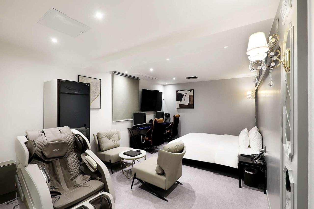 Mariposa Hotel Songtan Pyeongtaek Esterno foto