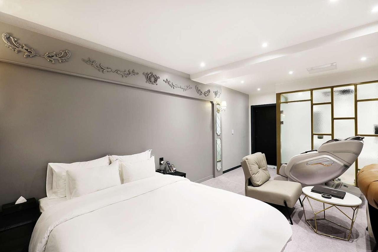 Mariposa Hotel Songtan Pyeongtaek Esterno foto