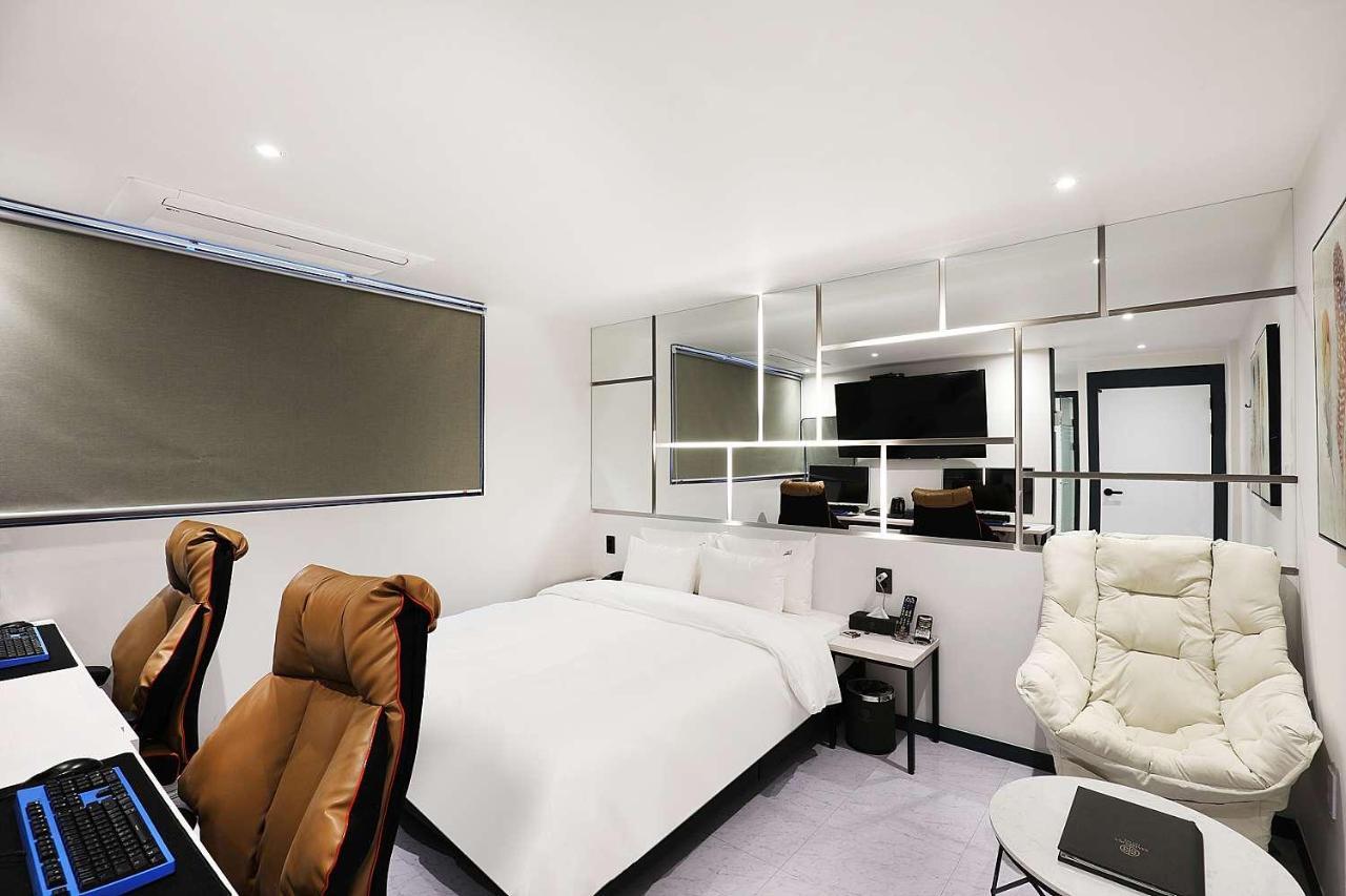 Mariposa Hotel Songtan Pyeongtaek Esterno foto