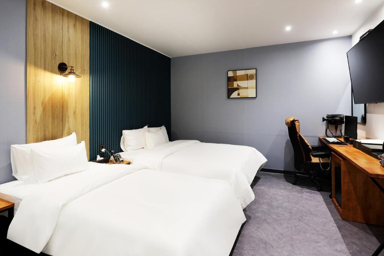 Mariposa Hotel Songtan Pyeongtaek Esterno foto