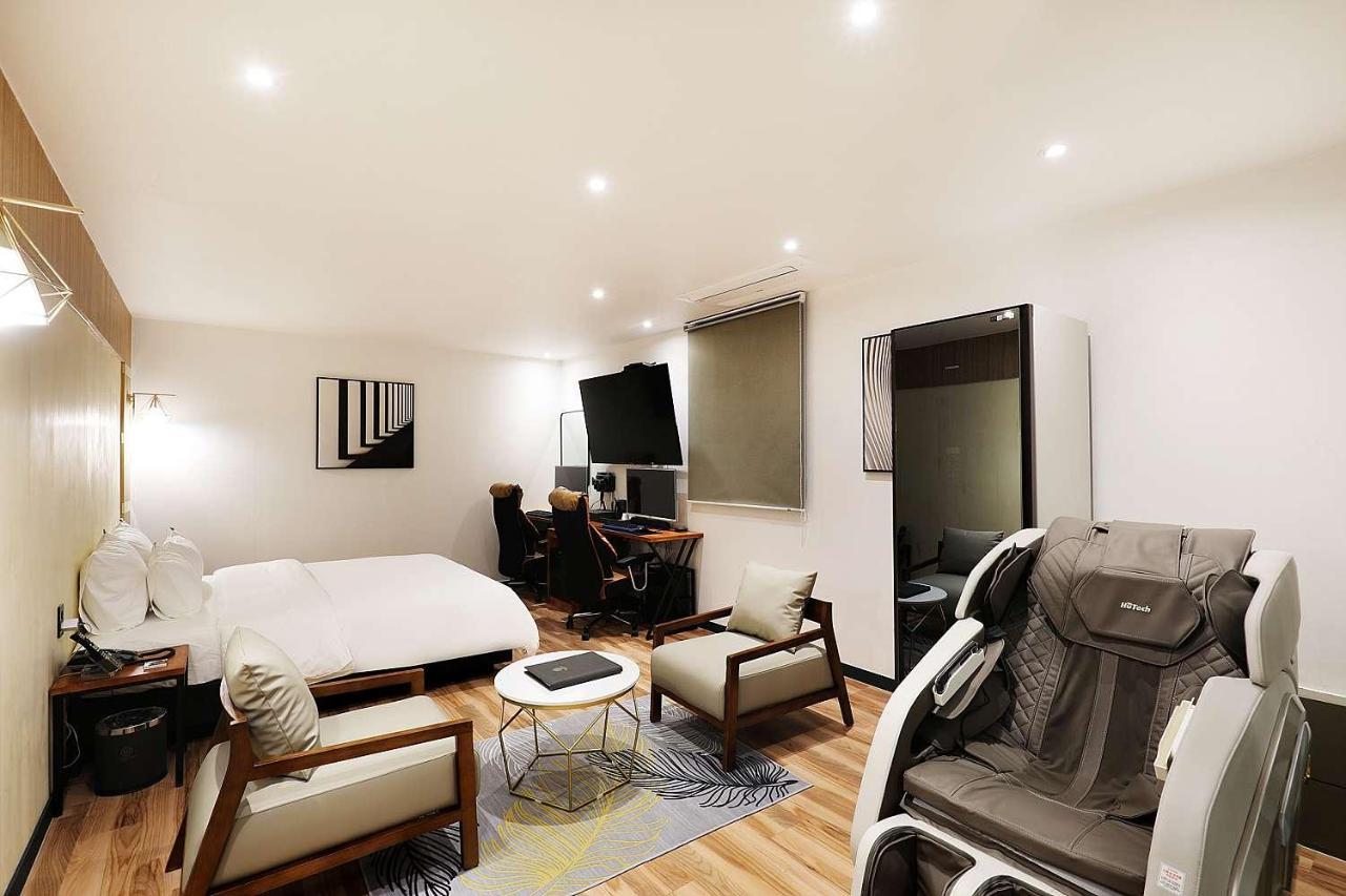 Mariposa Hotel Songtan Pyeongtaek Esterno foto
