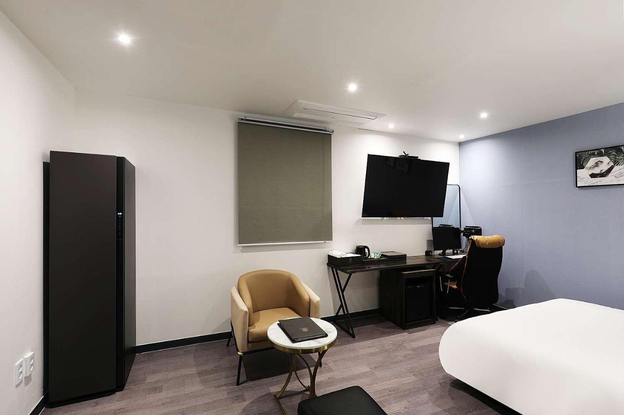 Mariposa Hotel Songtan Pyeongtaek Esterno foto